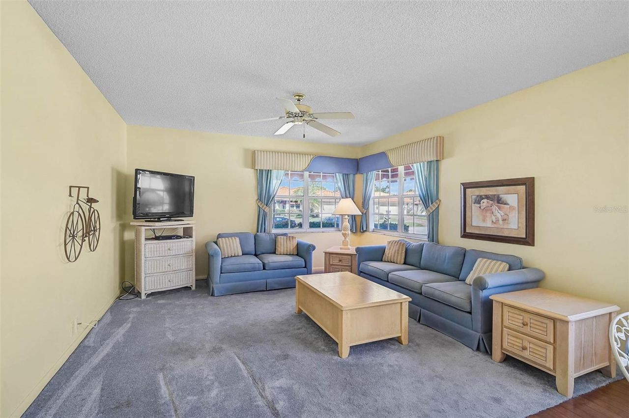 4717 Peridia Boulevard E, Bradenton, FL 34203 Photo