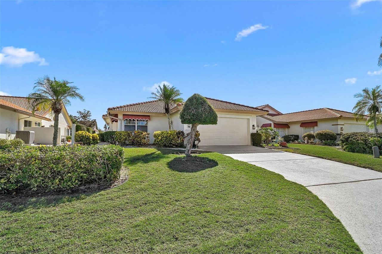 4717 Peridia Boulevard E, Bradenton, FL 34203 Photo