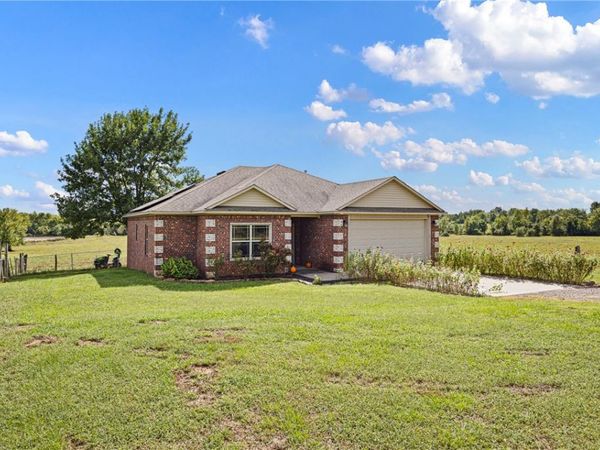 1015 E Church Street, Altus, AR 72821