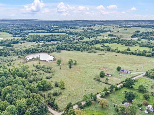 1015 E Church Street, Altus, AR 72821