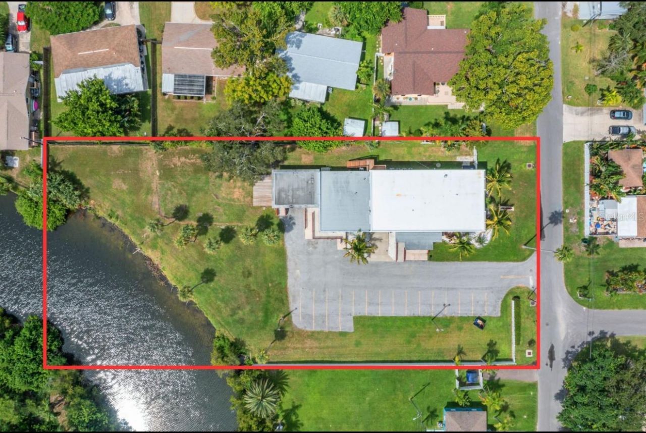 10830 Navajo Drive, Saint Petersburg, FL 33708 Main Photo