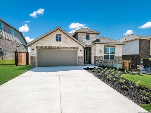 8953 San Carlos, Seguin, TX 78155