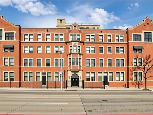 6533 E Jefferson Avenue, Detroit, MI 48207