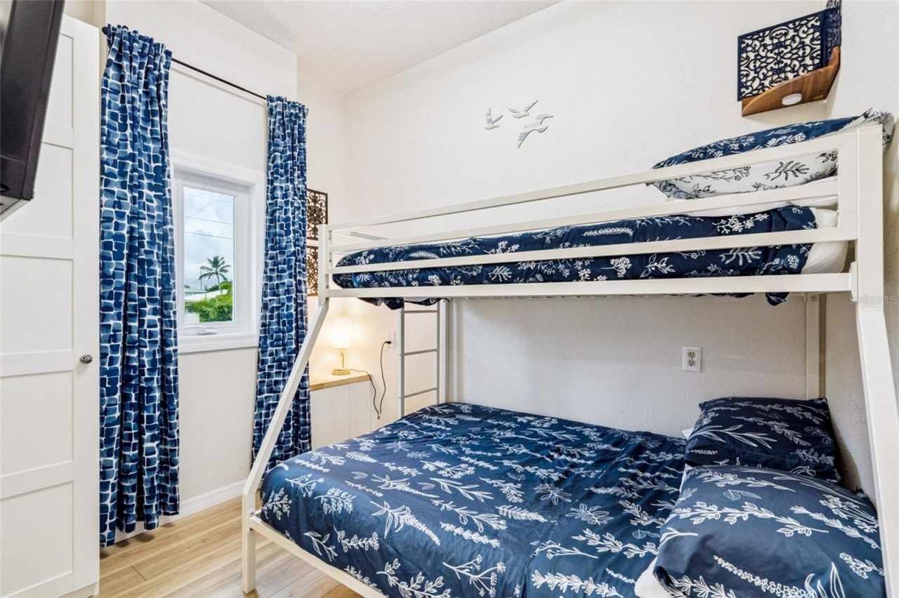 933 S Atlantic Avenue, Cocoa Beach, FL 32931 Photo