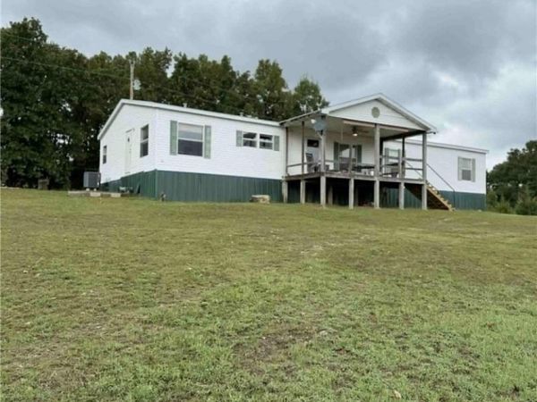 120 Oak Briar Lane , Iberia, MO 65486