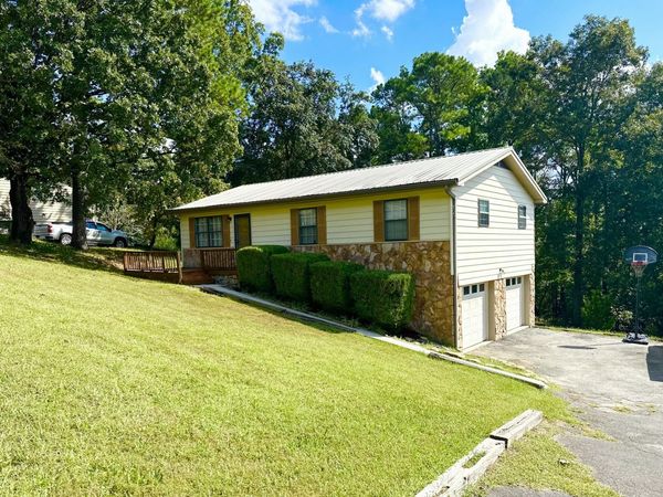 923 Crest Drive, Chickamauga, GA 30707