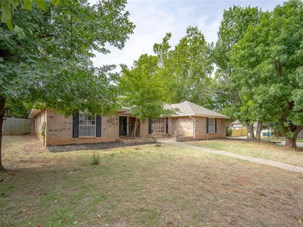 1204 Brookhaven Drive, Edmond, OK 73034
