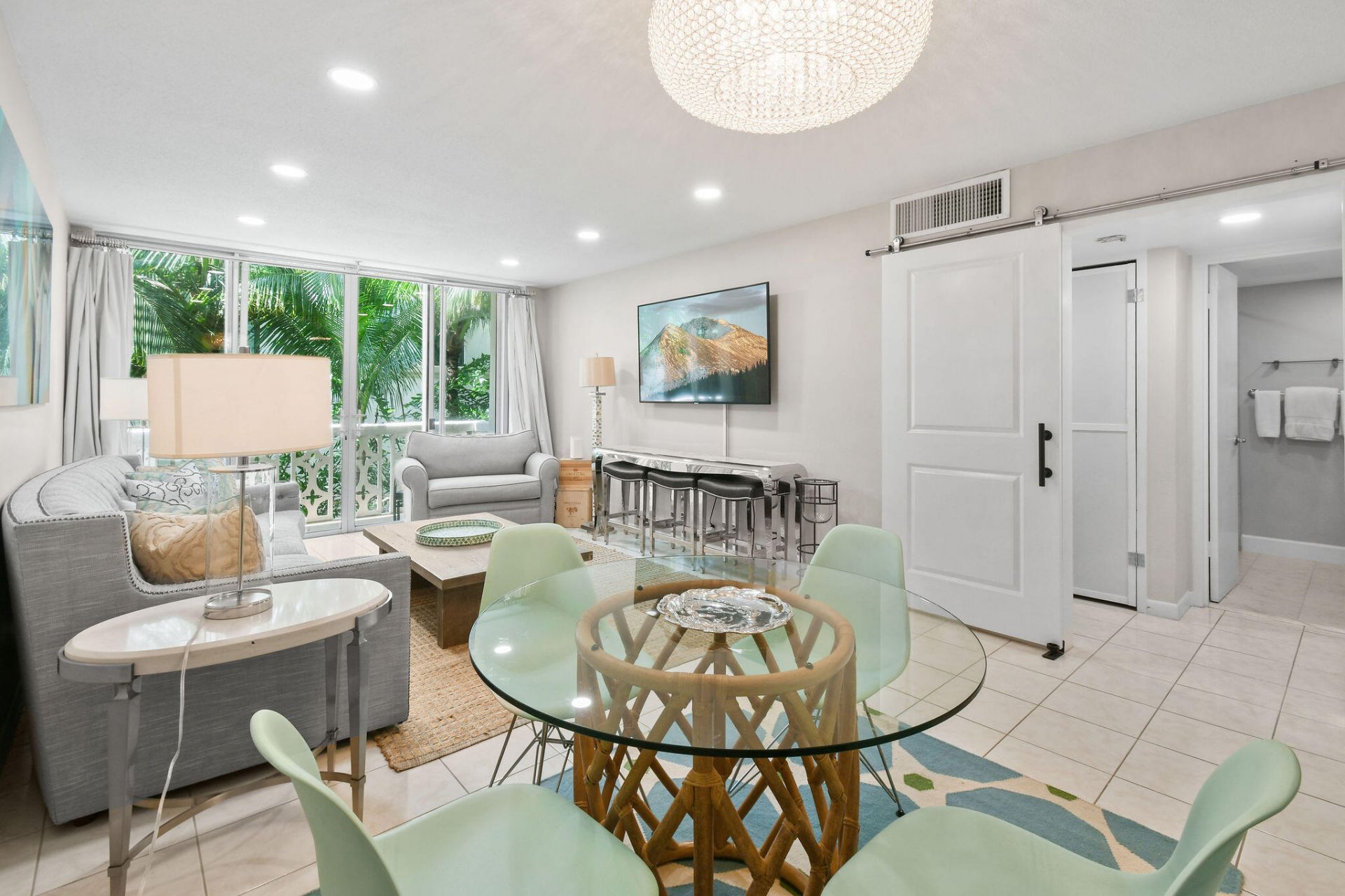 227 Brazilian Avenue, Unit 2h, Palm Beach, FL 33480 Photo