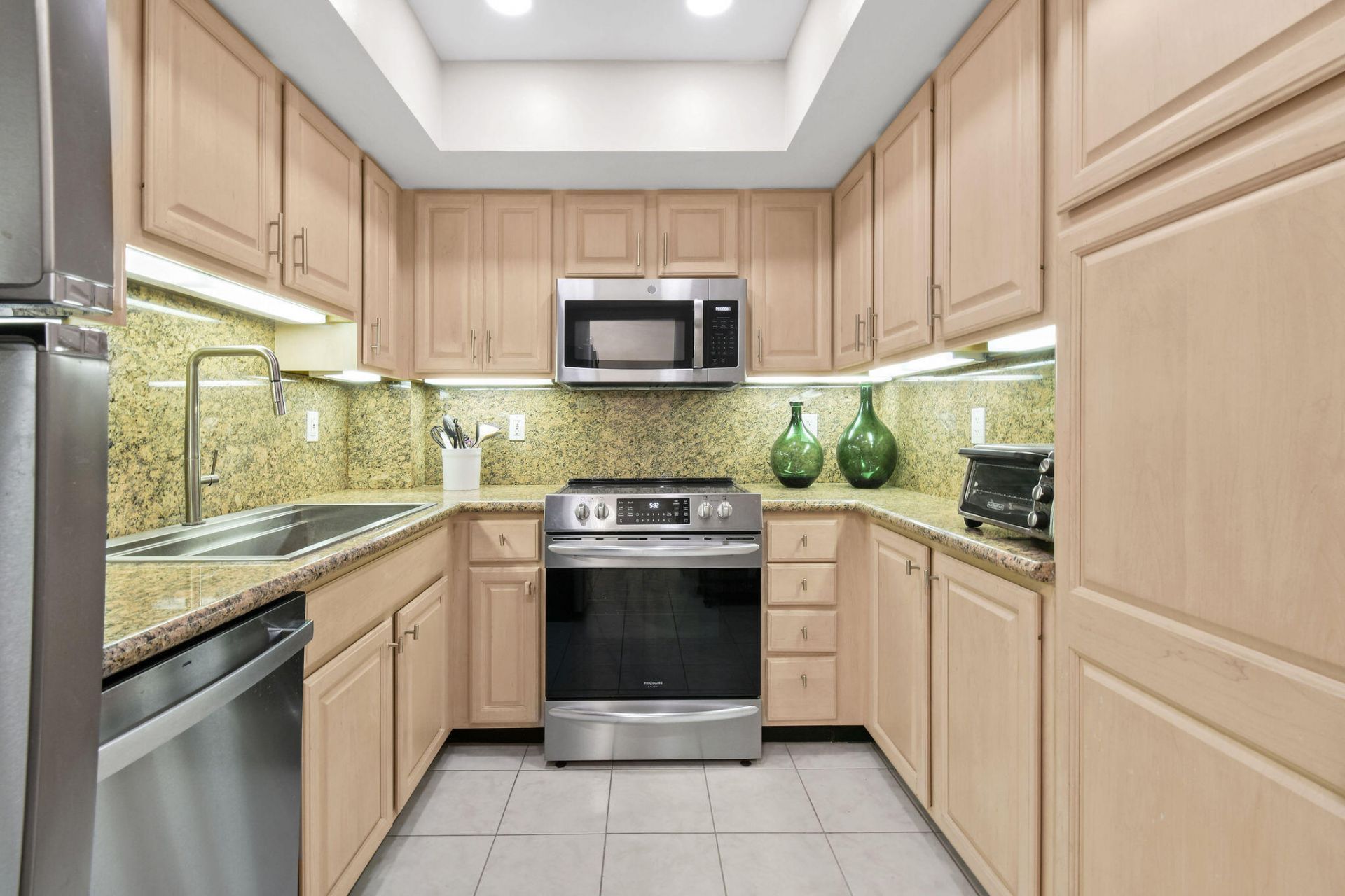 227 Brazilian Avenue, Unit 2h, Palm Beach, FL 33480 Photo
