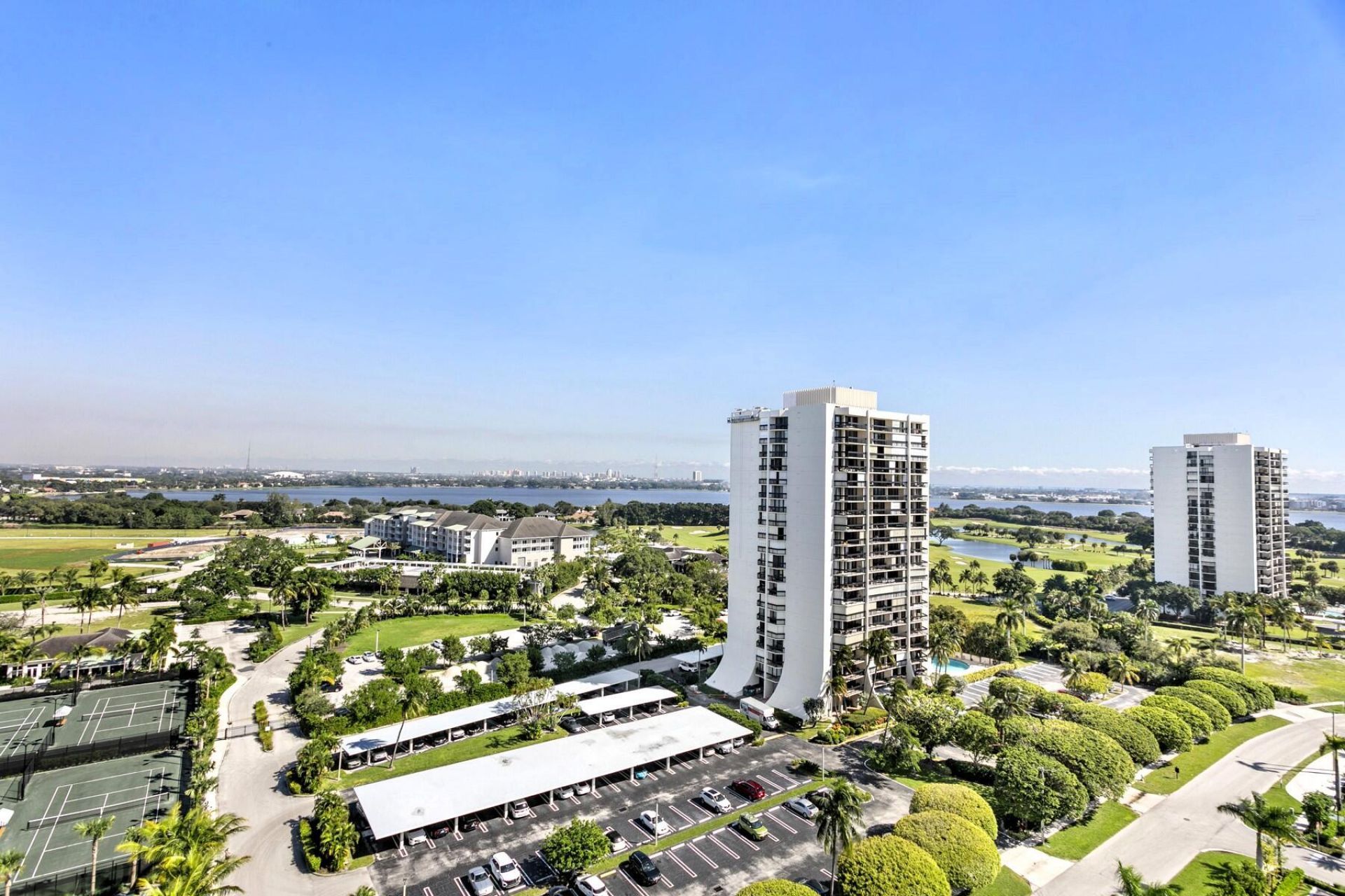 2425 Presidential Way, Unit 1703, West Palm Beach, FL 33401 Photo