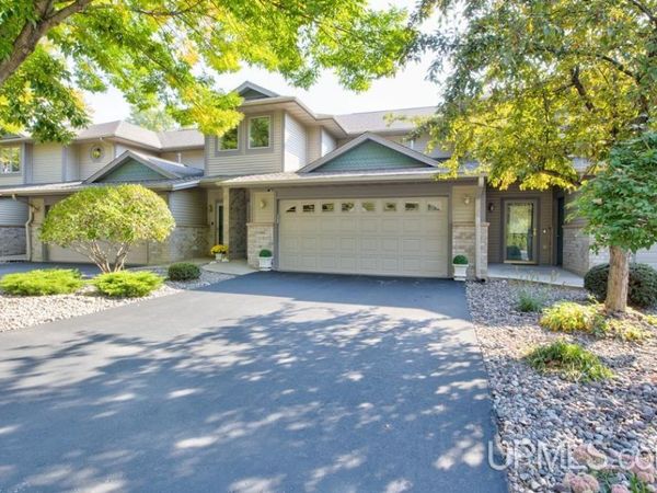 2186 10th Street, Menominee, MI 49858