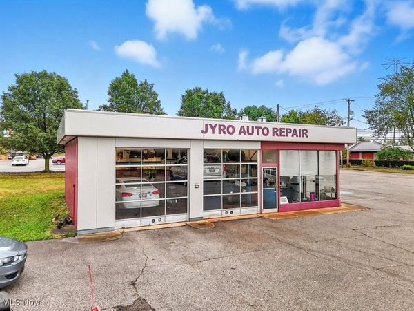 10191 Northfield Road, Northfield Village, OH 44067