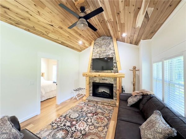 440 Old Railroad Grade Road , Thurmond, NC 28683