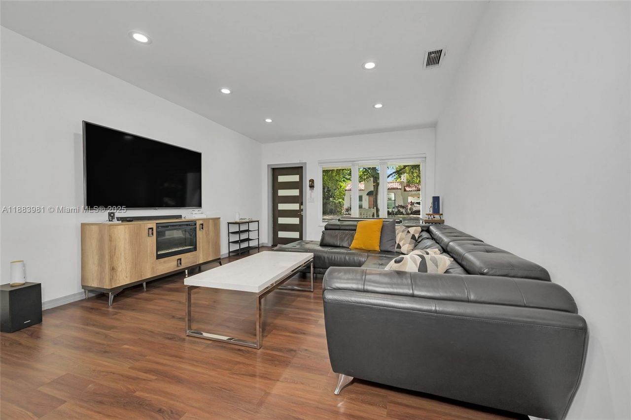 335 Romano Ave, Coral Gables, FL 33134 Photo