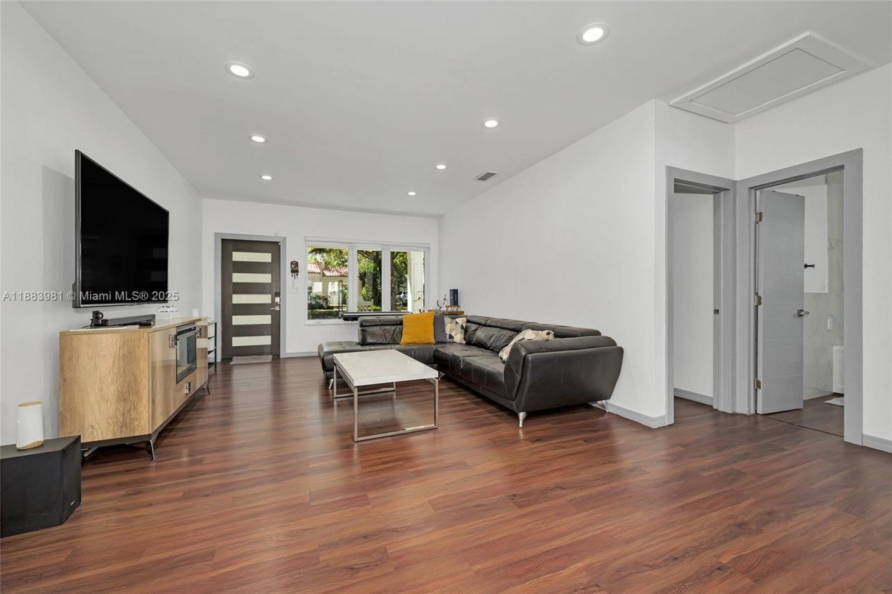 335 Romano Ave, Coral Gables, FL 33134 Photo