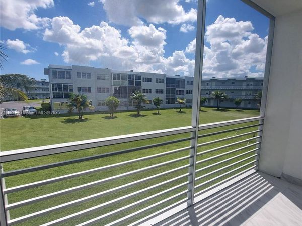 2300 Park Ln, Unit 211, Hollywood, FL 33021