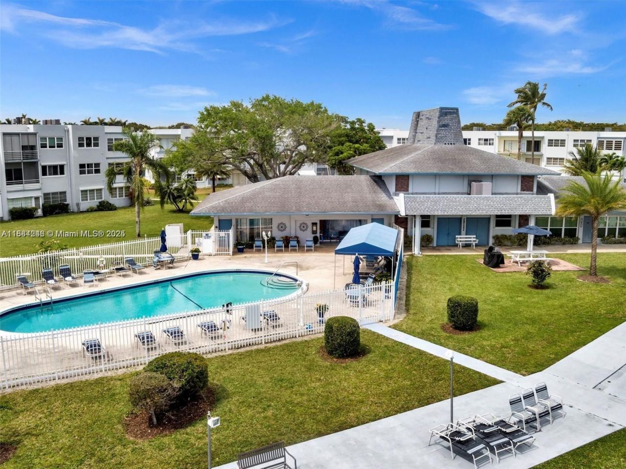 2300 Park Ln, Unit 211, Hollywood, FL 33021 Photo