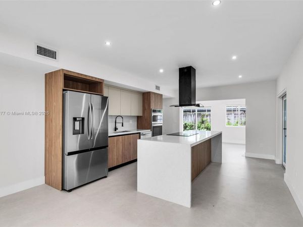 323 NW 104th Ter, Miami, FL 33150