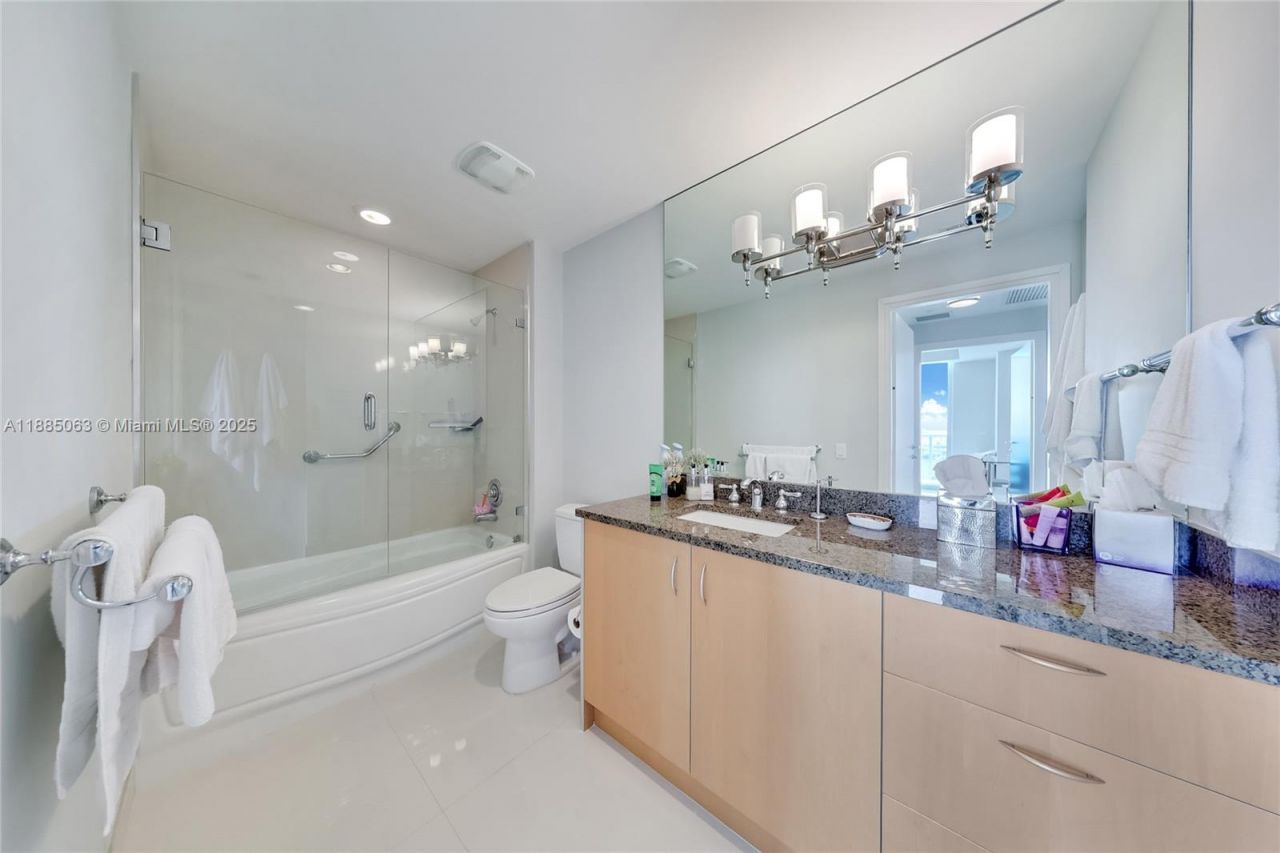 300 S Biscayne Blvd, Unit T-3312, Miami, FL 33131 Photo