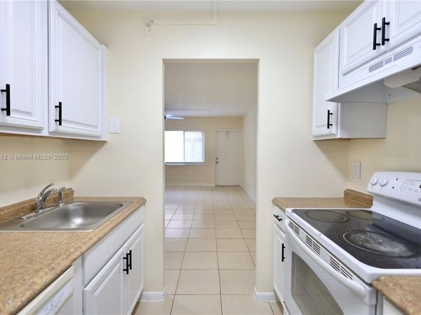 10016 Twin Lakes Dr, Unit 36-C, Coral Springs, FL 33071