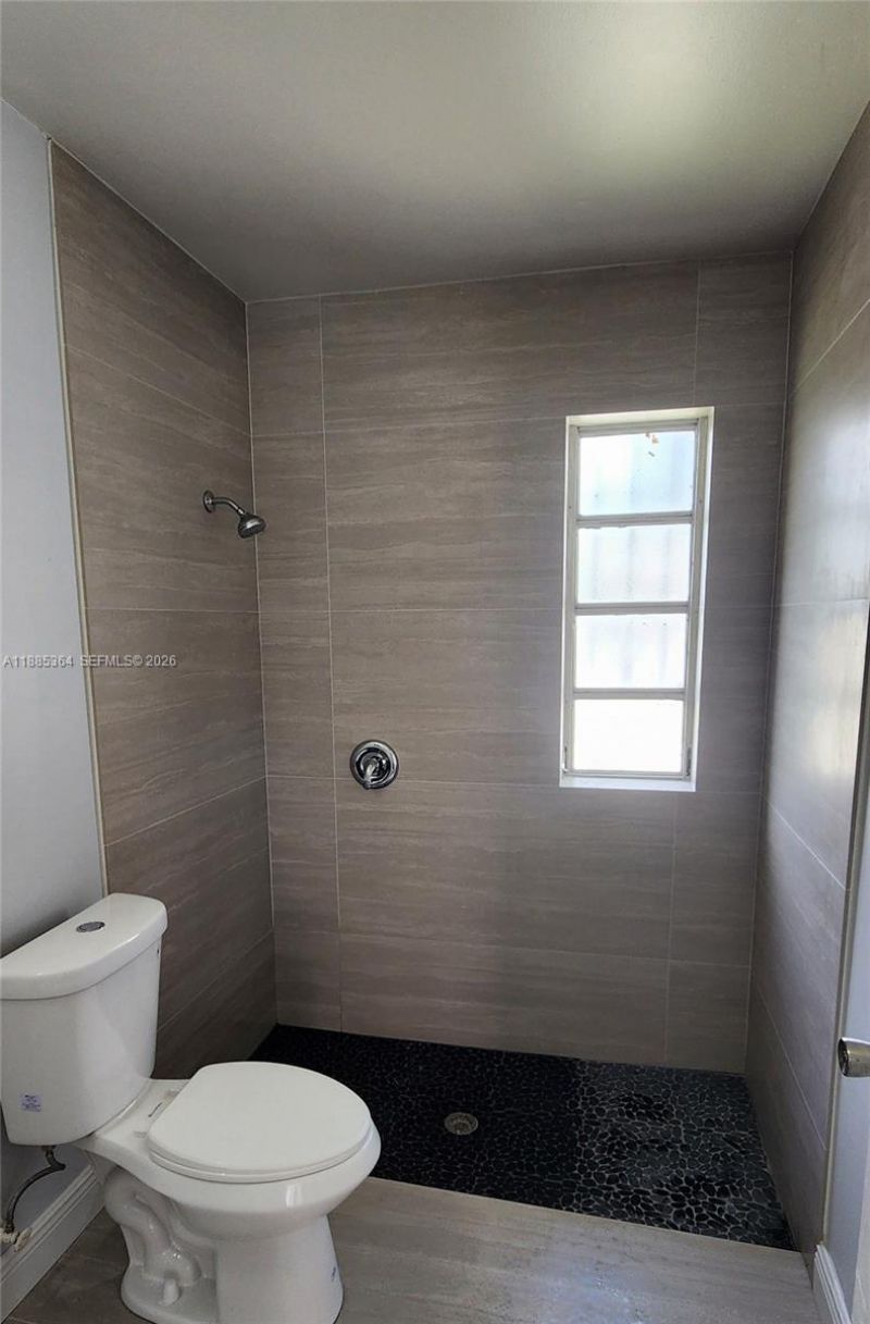 405 NW 64th St, Miami, FL 33150 Photo