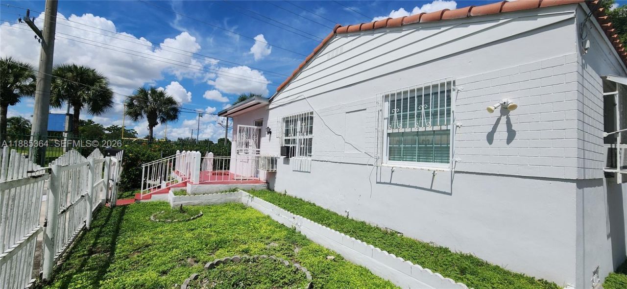 405 NW 64th St, Miami, FL 33150 Photo
