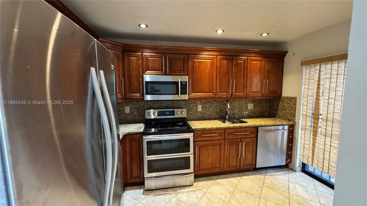 2531 W 60th Pl, Unit 105-18, Hialeah, FL 33016 Photo