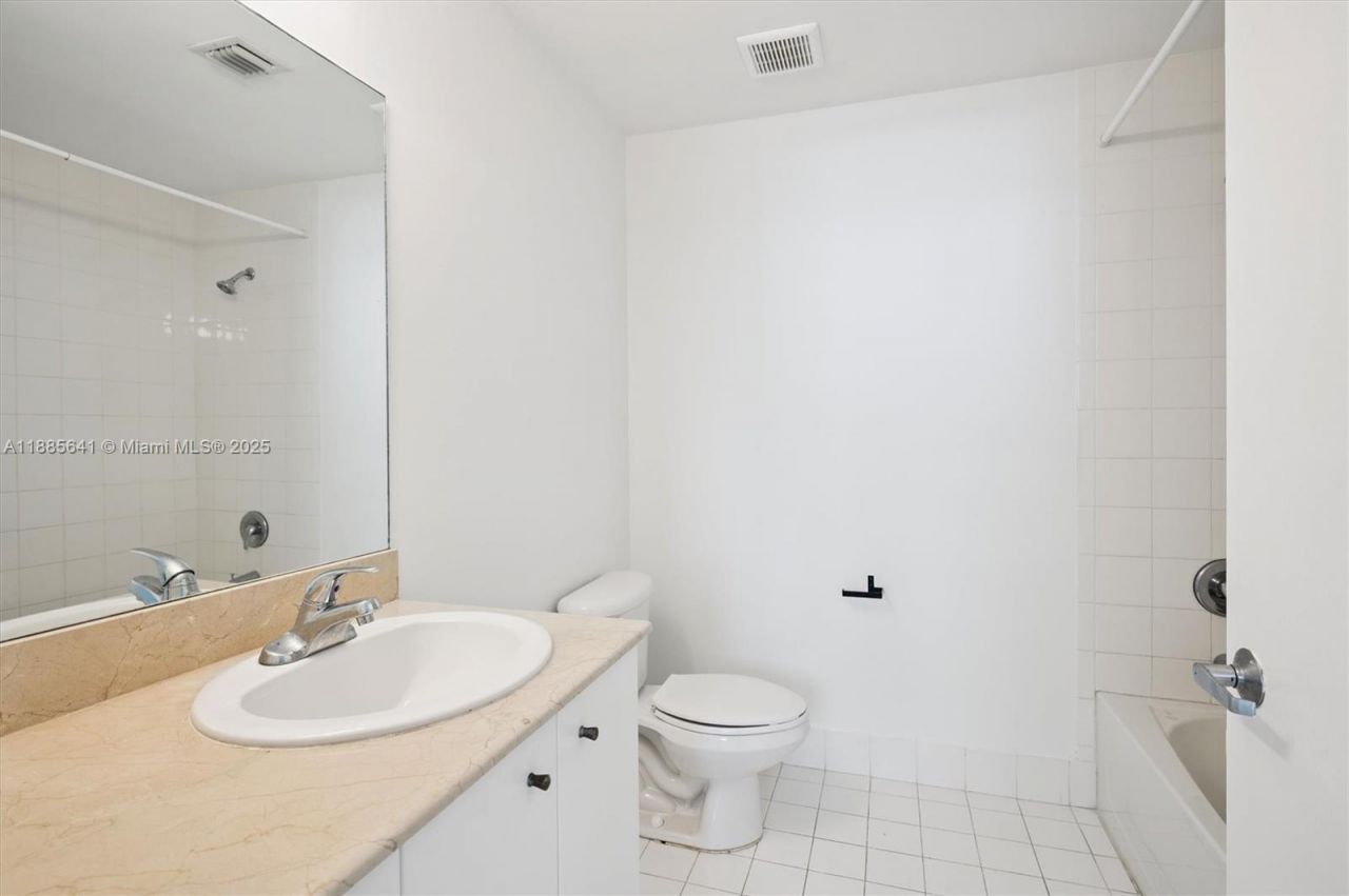 5970 Indian Creek Dr, Unit 302, Miami Beach, FL 33140 Photo