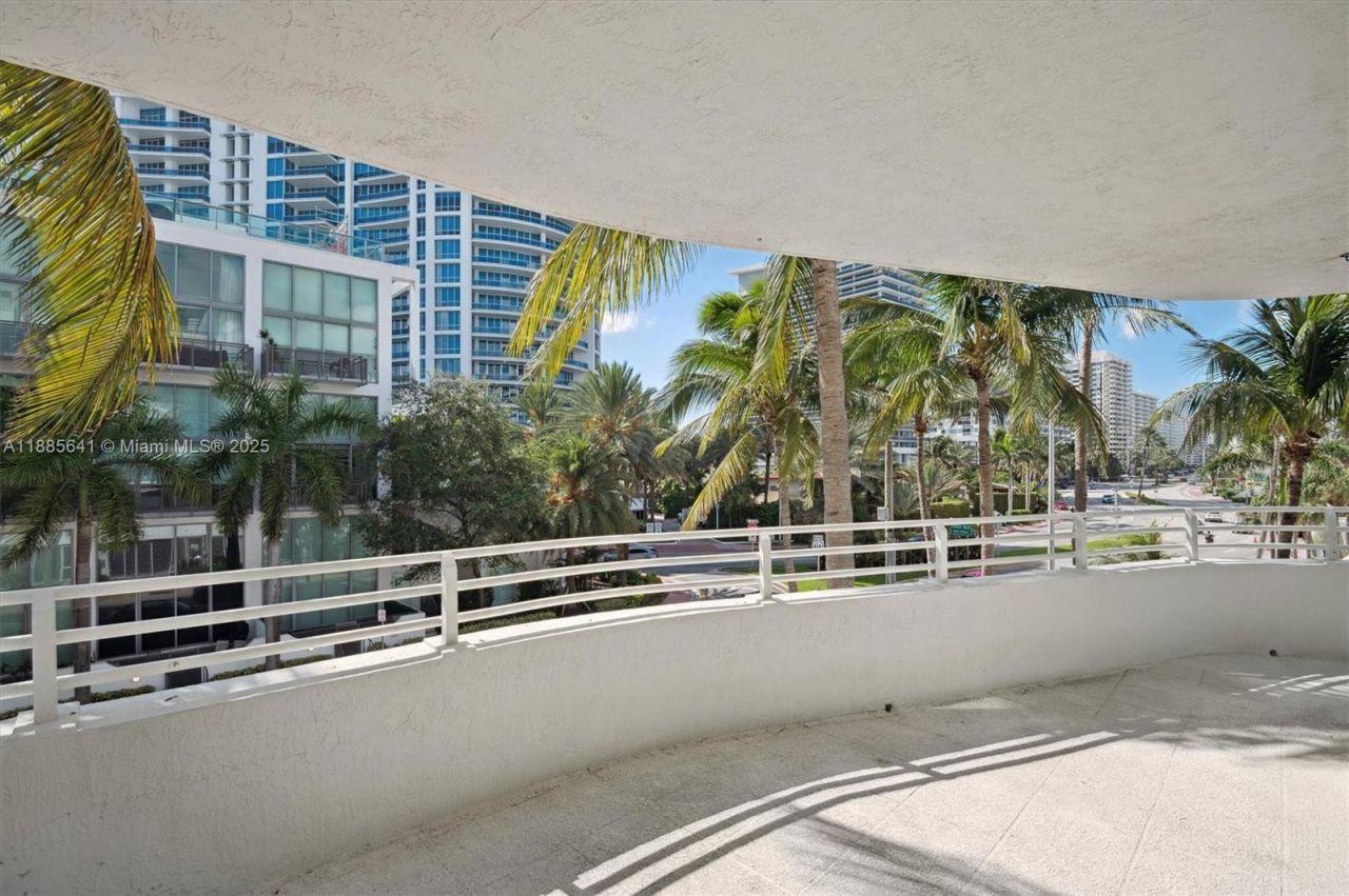 5970 Indian Creek Dr, Unit 302, Miami Beach, FL 33140 Photo