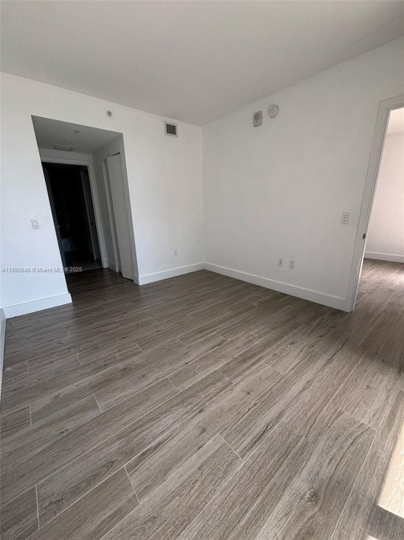 121 NE 34th St, Unit 1503, Miami, FL 33137 Photo