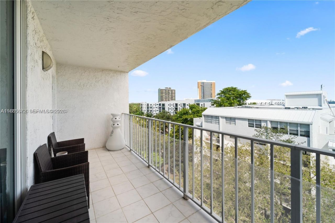650 NE 64th St, Unit GPH4, Miami, FL 33138 Photo
