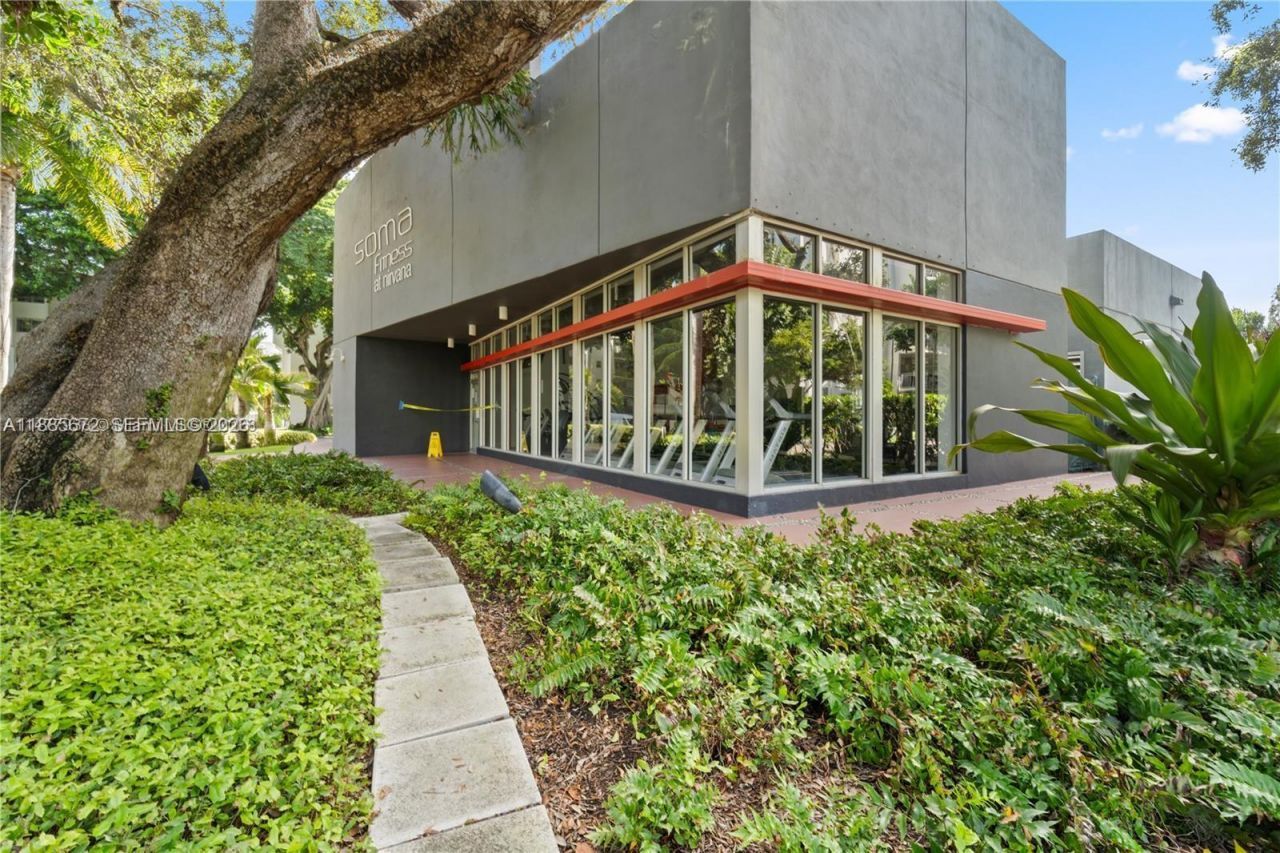 650 NE 64th St, Unit GPH4, Miami, FL 33138 Photo
