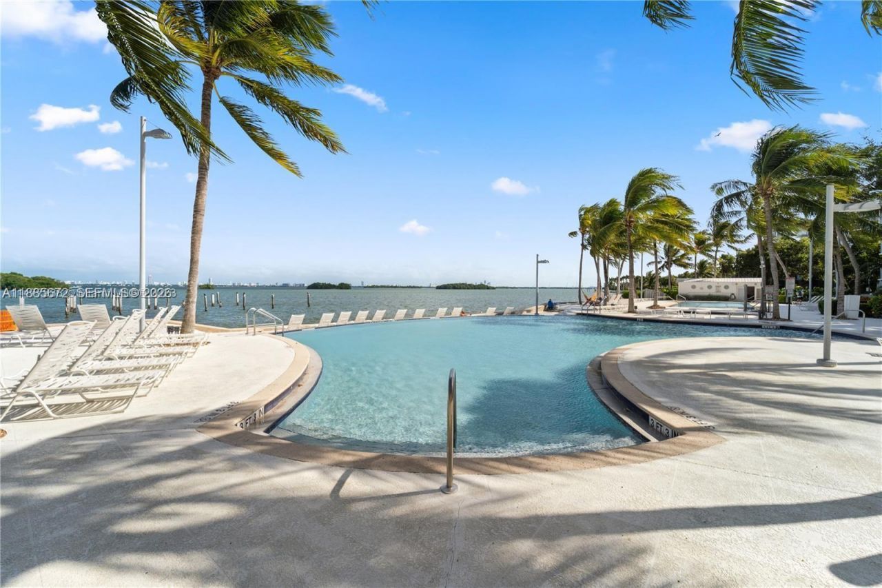 650 NE 64th St, Unit GPH4, Miami, FL 33138 Photo