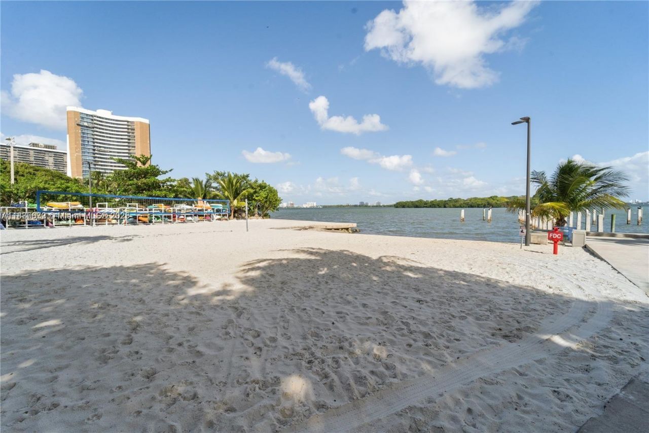 650 NE 64th St, Unit GPH4, Miami, FL 33138 Photo