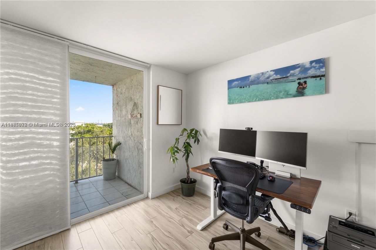 650 NE 64th St, Unit GPH4, Miami, FL 33138 Photo