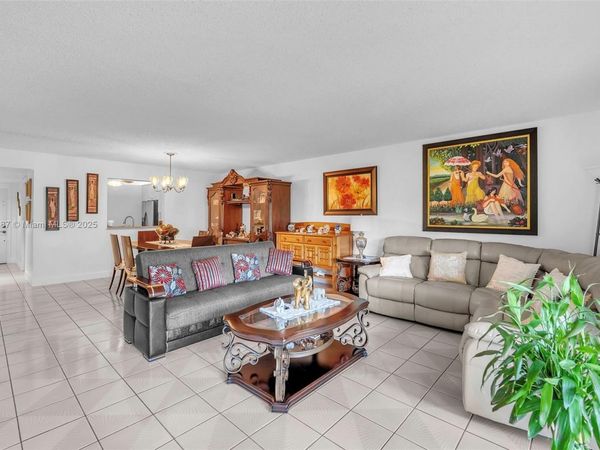 150 S Hollybrook Ter, Unit 101, Pembroke Pines, FL 33025