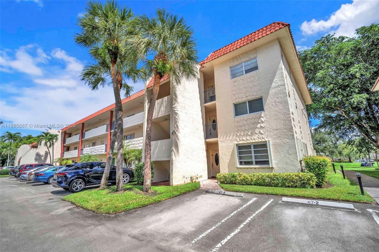 150 S Hollybrook Ter, Unit 101, Pembroke Pines, FL 33025 Photo