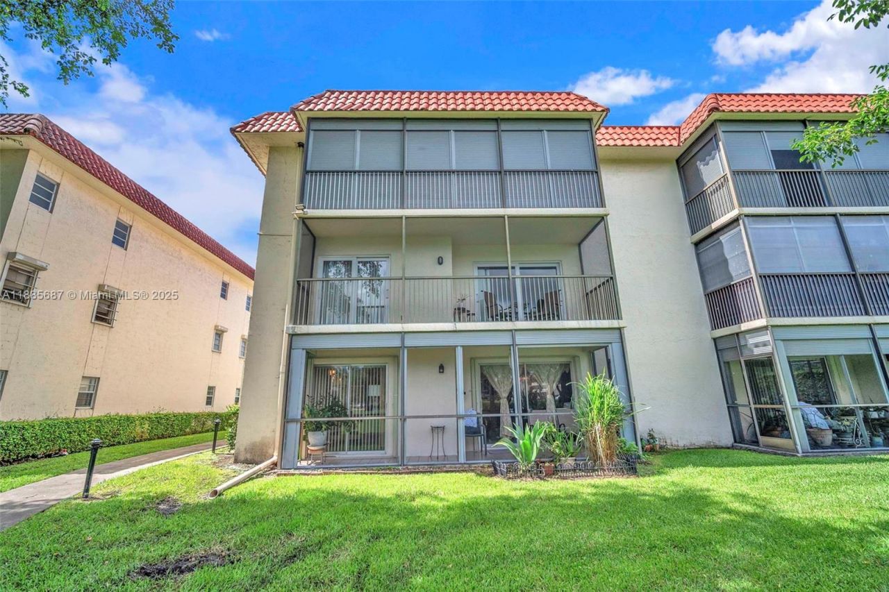 150 S Hollybrook Ter, Unit 101, Pembroke Pines, FL 33025 Photo
