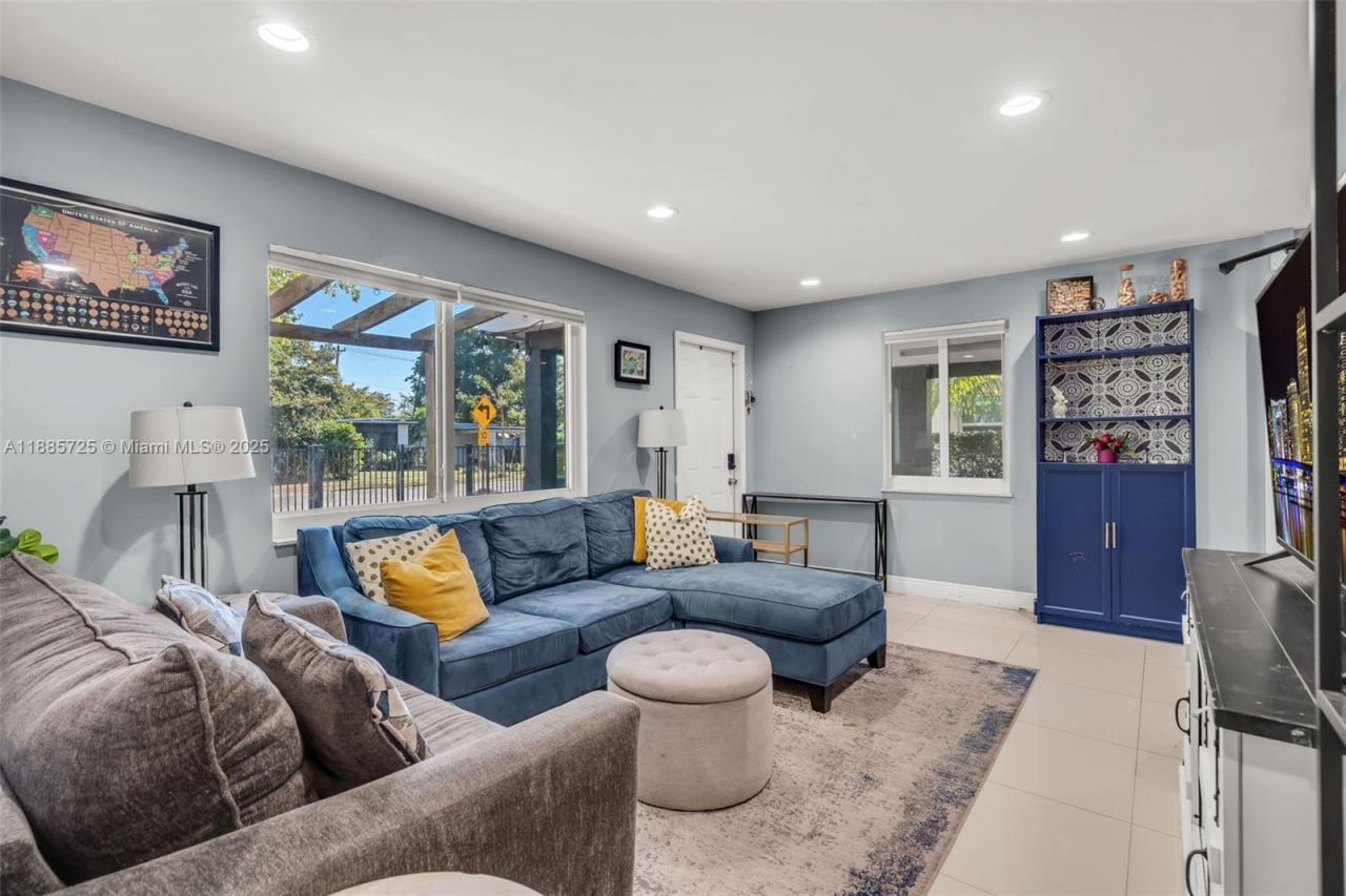 125 NW 127th St, North Miami, FL 33168 Photo