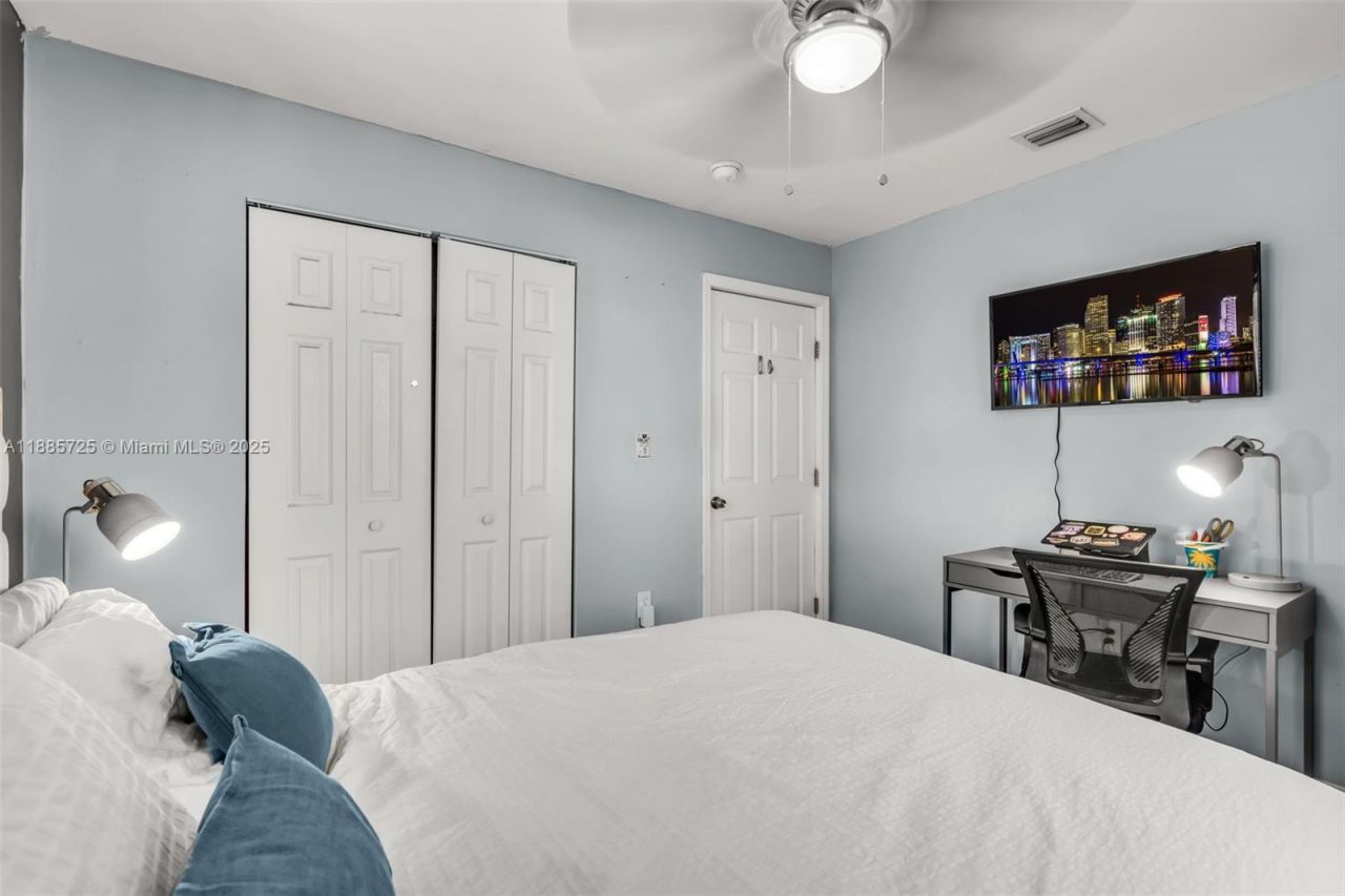 125 NW 127th St, North Miami, FL 33168 Photo