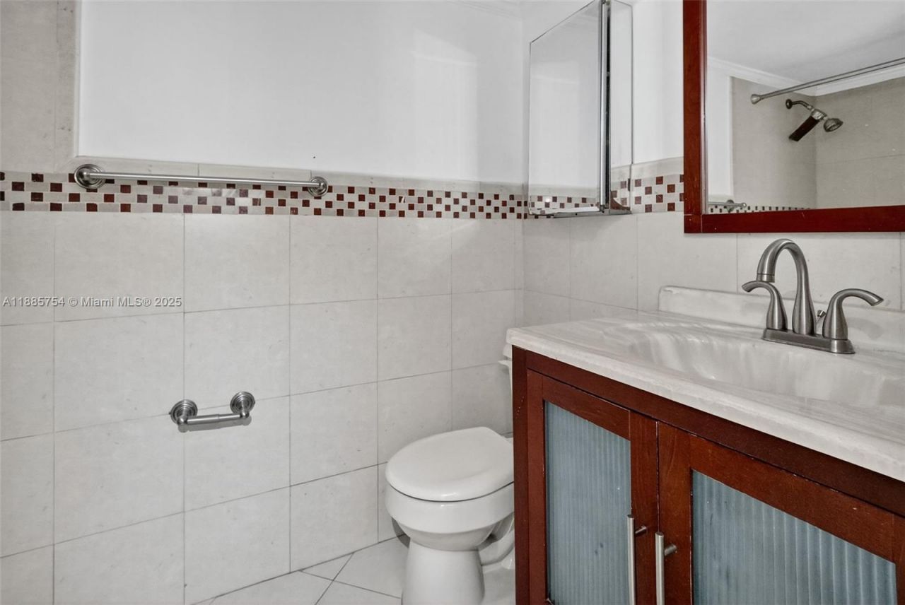 10837 NW 7th St, Unit 11-11, Miami, FL 33172 Photo