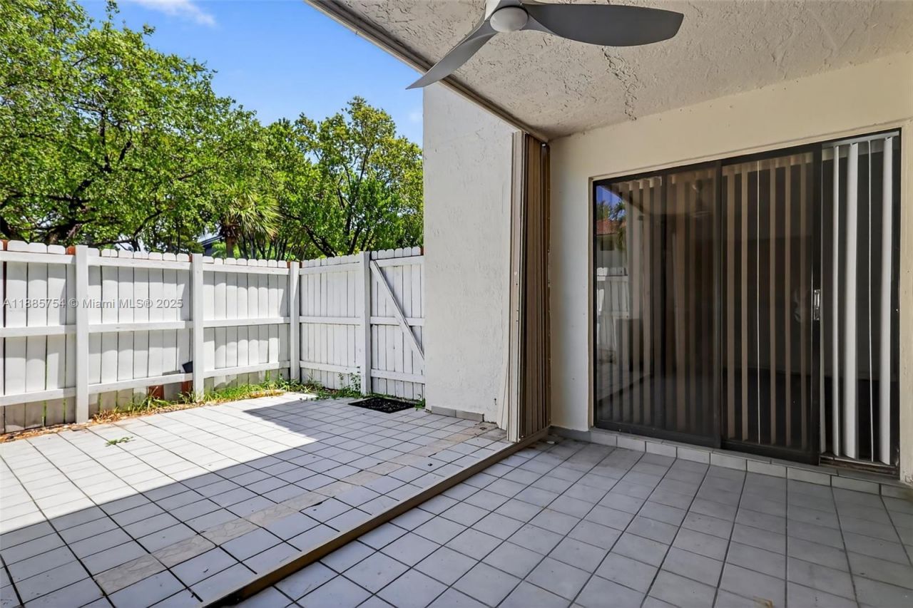 10837 NW 7th St, Unit 11-11, Miami, FL 33172 Photo