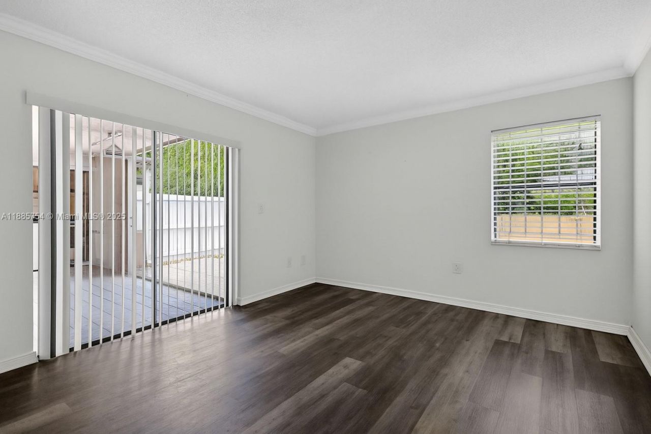 10837 NW 7th St, Unit 11-11, Miami, FL 33172 Photo