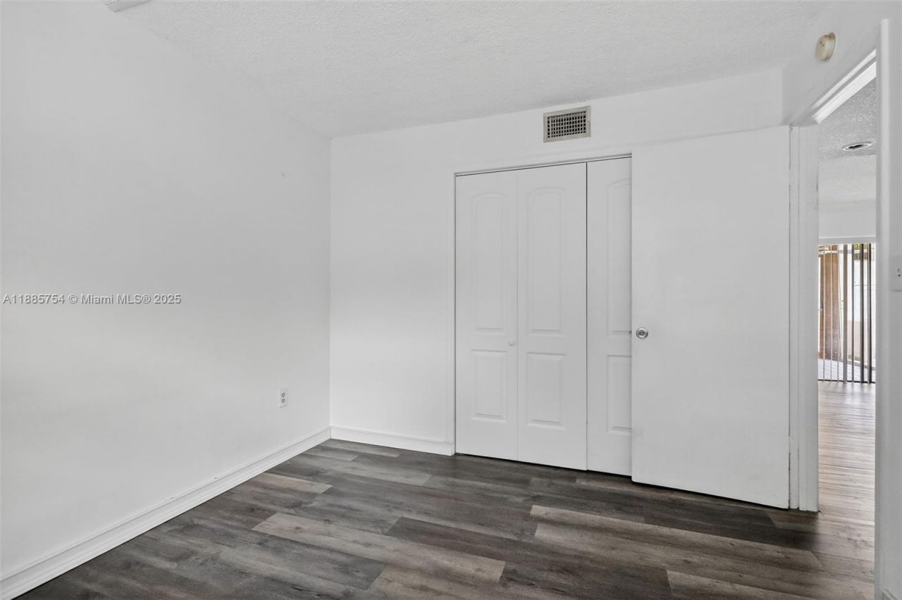 10837 NW 7th St, Unit 11-11, Miami, FL 33172 Photo