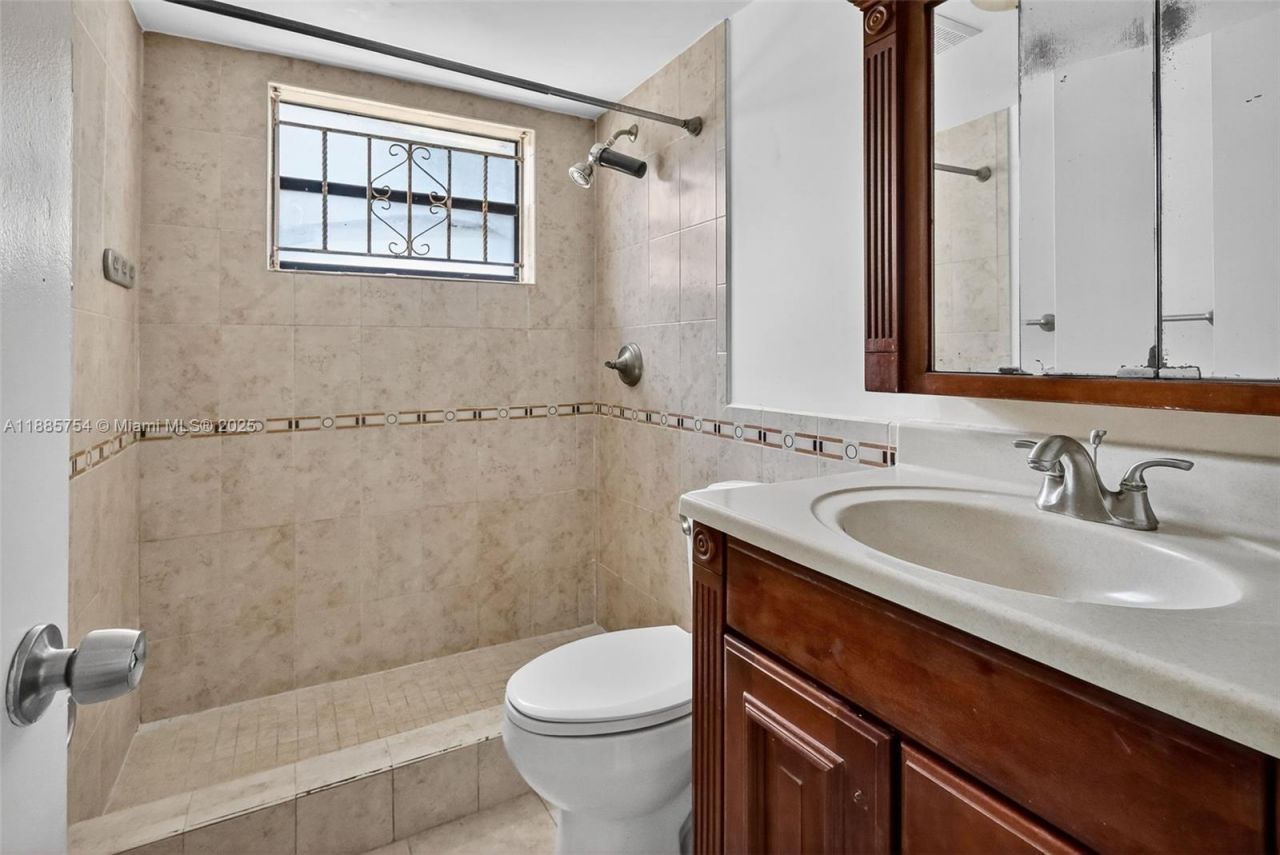 10837 NW 7th St, Unit 11-11, Miami, FL 33172 Photo