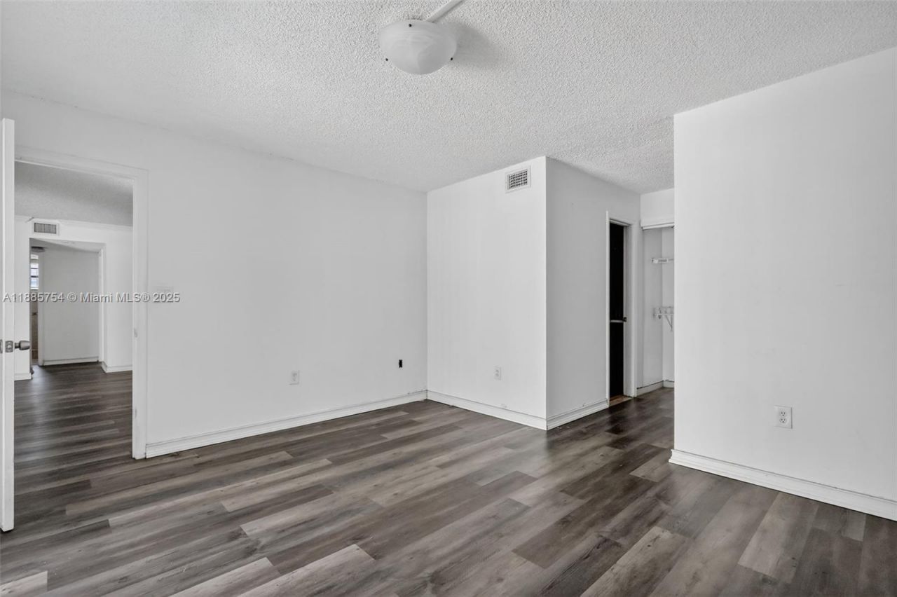 10837 NW 7th St, Unit 11-11, Miami, FL 33172 Photo