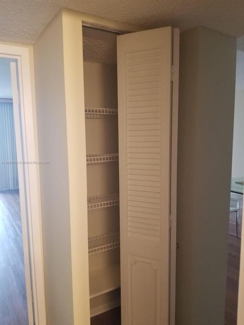 501 Three Islands Blvd, Unit 417, Hallandale Beach, FL 33009 Photo