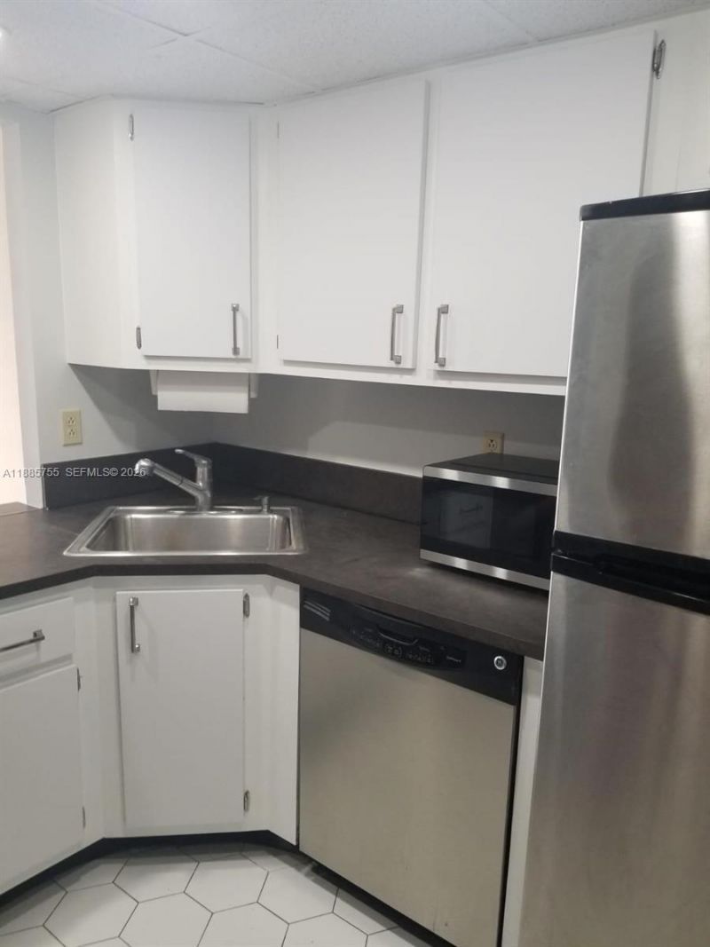 501 E Three Islands Blvd, Unit 417, Hallandale Beach, FL 33009 Photo