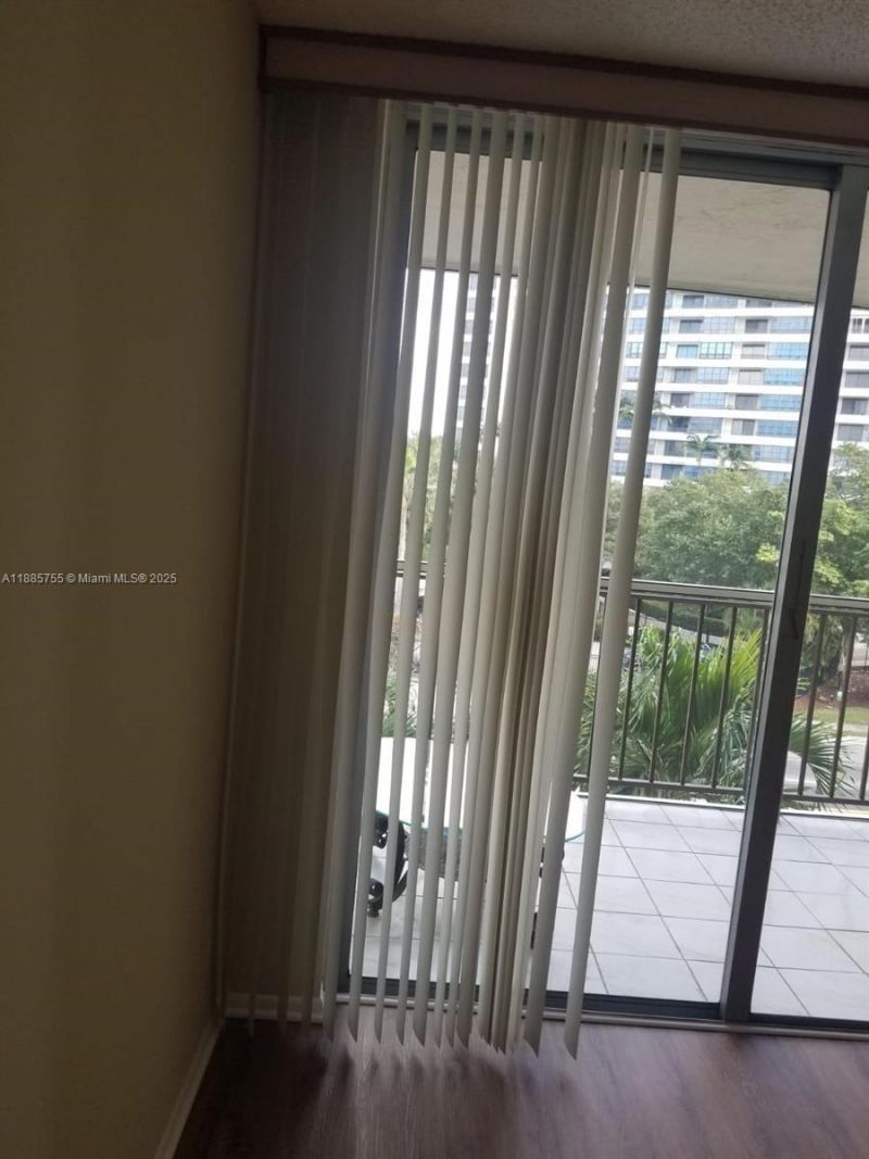 501 Three Islands Blvd, Unit 417, Hallandale Beach, FL 33009 Photo