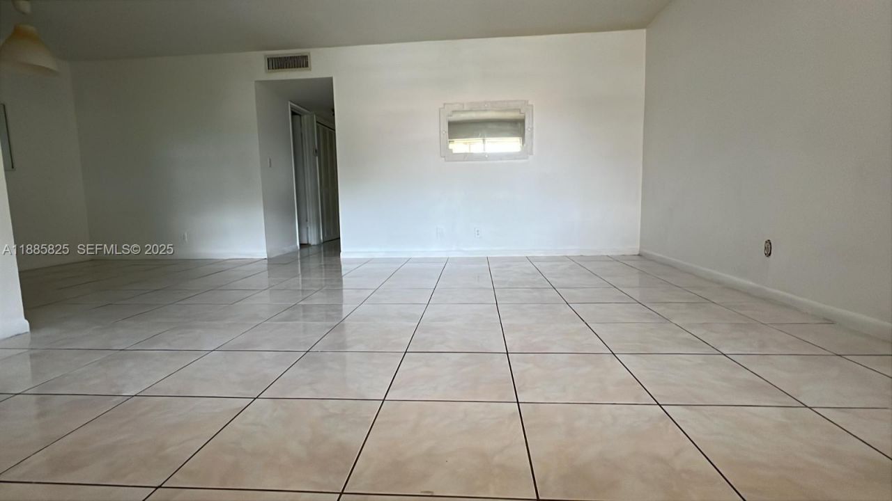 8704 NW 35th St, Unit 208, Coral Springs, FL 33065 Photo